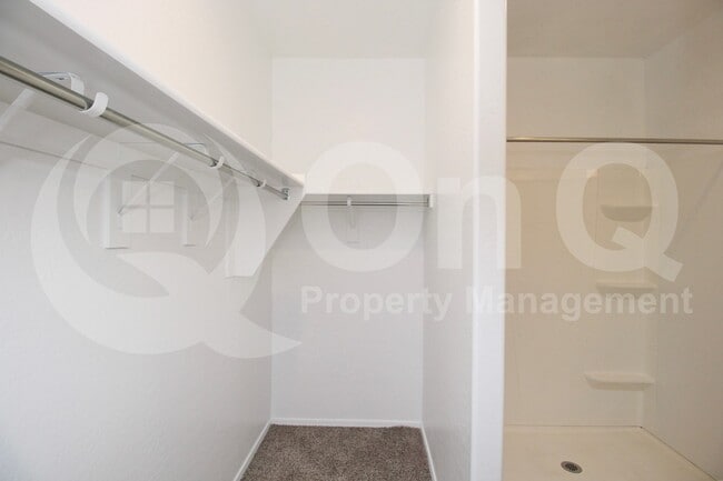 Building Photo - 1258 E Paul Dr