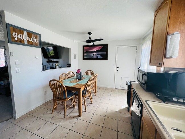 Building Photo - Showings start on 7/10/25 - Great 3 BR 2 b...