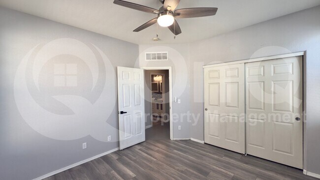 Building Photo - 45513 W Starlight Dr