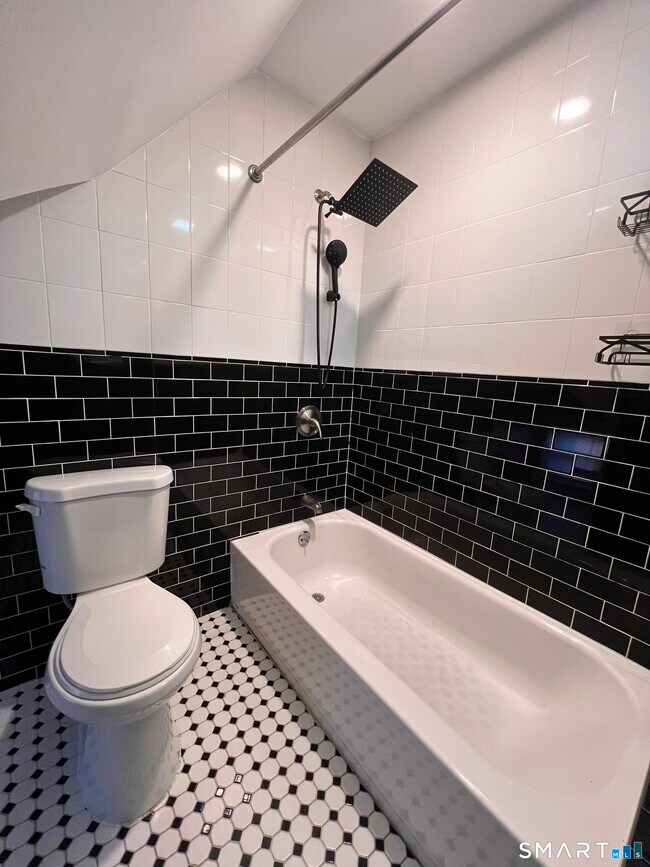 Building Photo - 128 Prince St