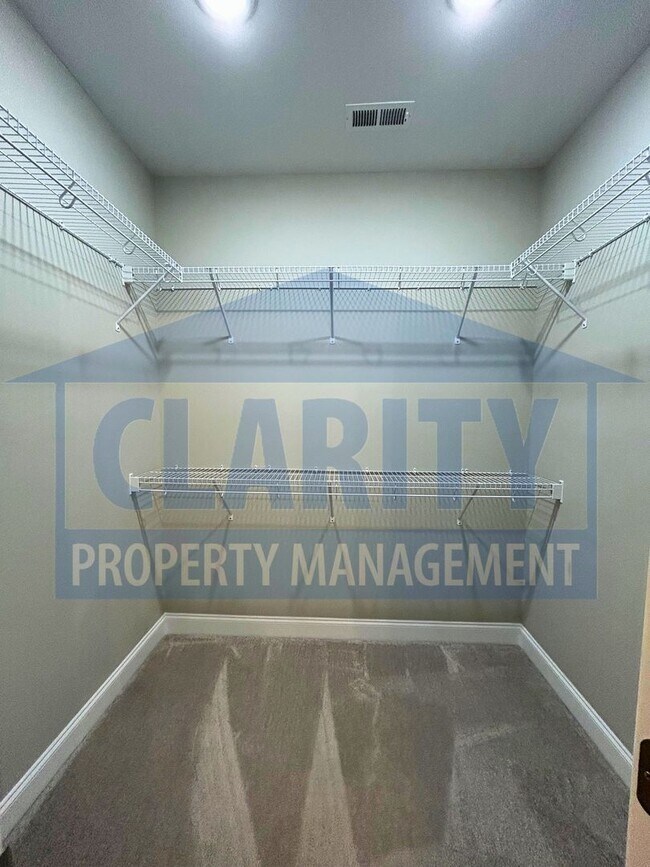 Building Photo - Modern two bedroom townhome!