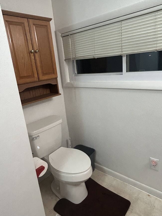 Upstairs bathroom - 821 Baier St