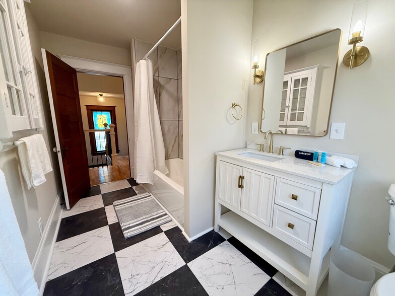 Building Photo - 1521 Rhode Island St