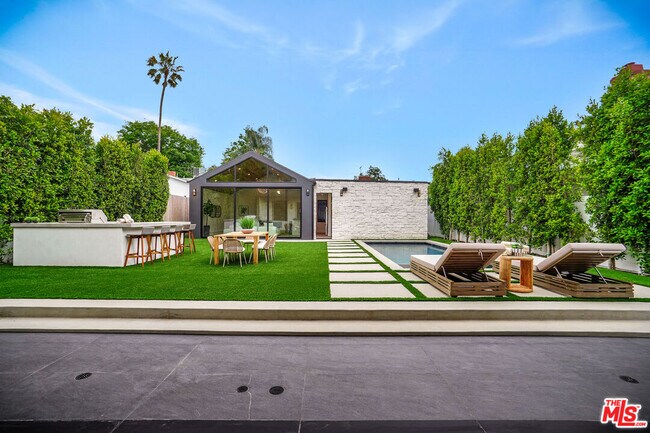 Building Photo - 15602 Morrison St