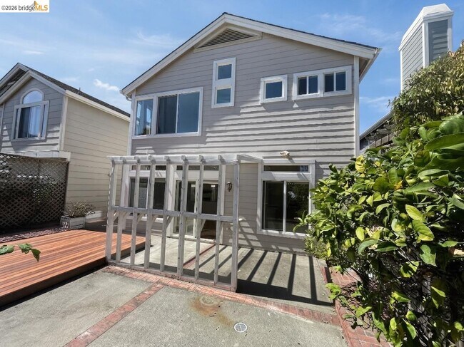 Building Photo - 70 Seabreeze Dr
