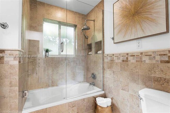 Building Photo - 6140 Pine Tree Dr