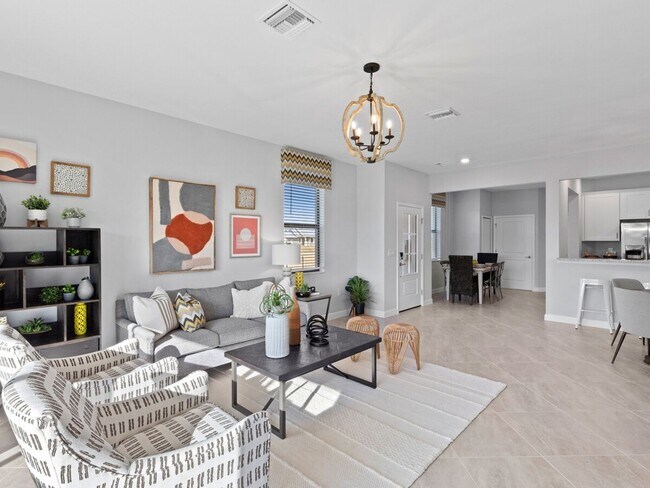 Building Photo - 3 Bedroom - Fully Furnished Townhome in Fo...