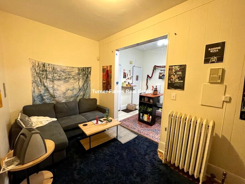 Building Photo - 15 Aberdeen St