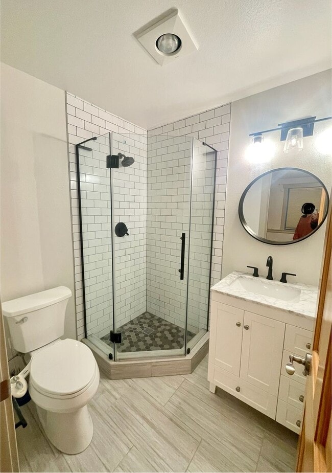 Building Photo - AVAILABLE NOW 3 BD 3.5 BA Townhome in Fremont