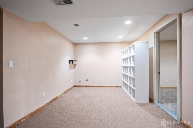 Building Photo - 11 Windsong Cir