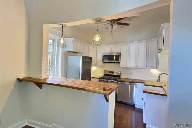 Building Photo - 54 3rd St