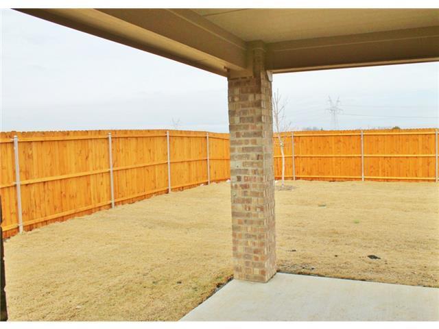Building Photo - Chrarming 4/2/2 with Covered Patio in Roys...