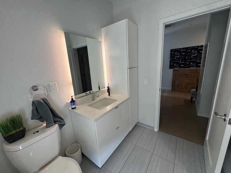 Building Photo - 1 Lisbon St