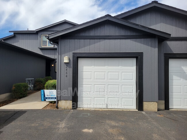 Building Photo - 2464 SW Timber View Ct