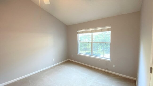 Building Photo - 3216 Castle Ct