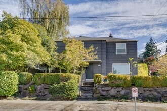 Building Photo - Charming 2BR Townhome in Magnolia