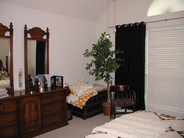 Building Photo - 3916 Creek Crossing Dr