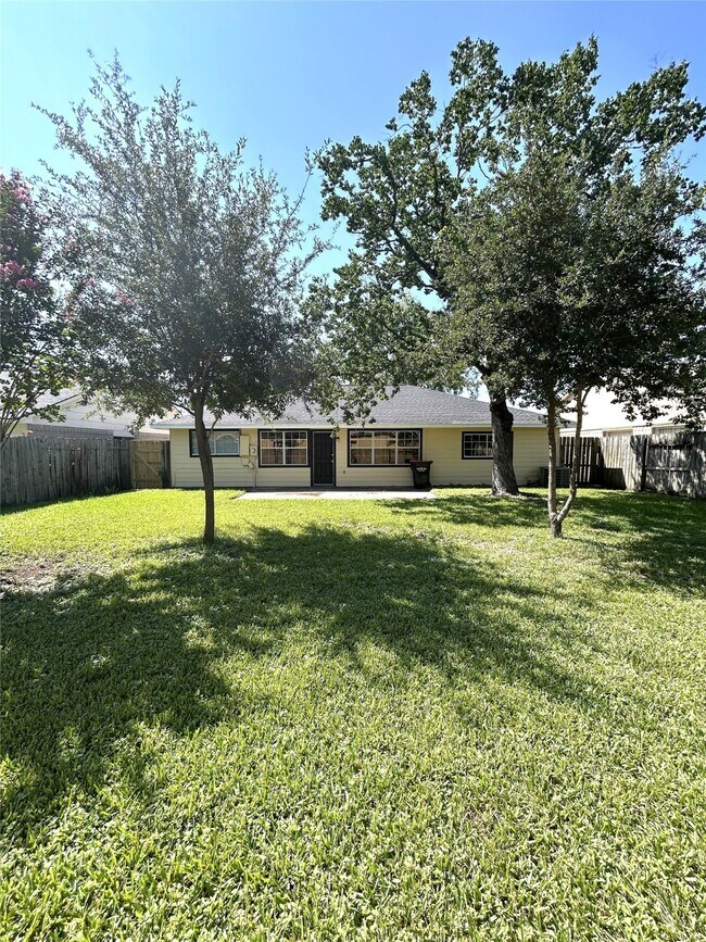 Building Photo - 2715 Spring Canyon Ct