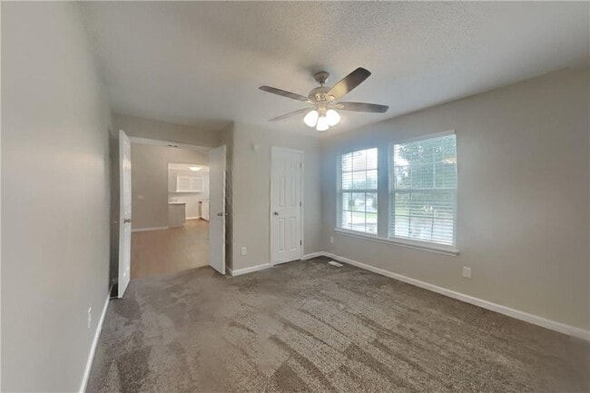 Building Photo - 7865 Lake Terrace