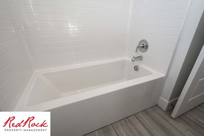 Building Photo - Incredible 3 Bedroom, 2 Bathroom Property ...