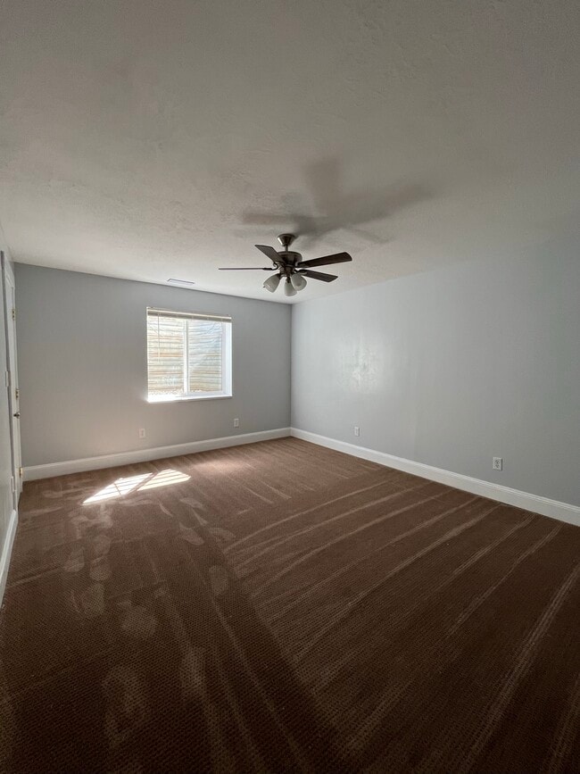 Building Photo - 315 W 500 S St