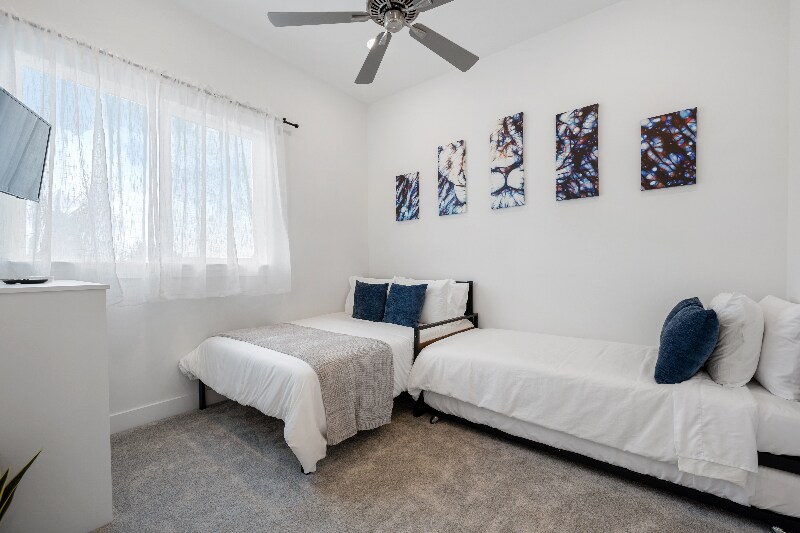 Building Photo - 639 W 16th St