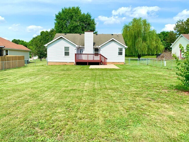 Building Photo - 212 Bradley Ct