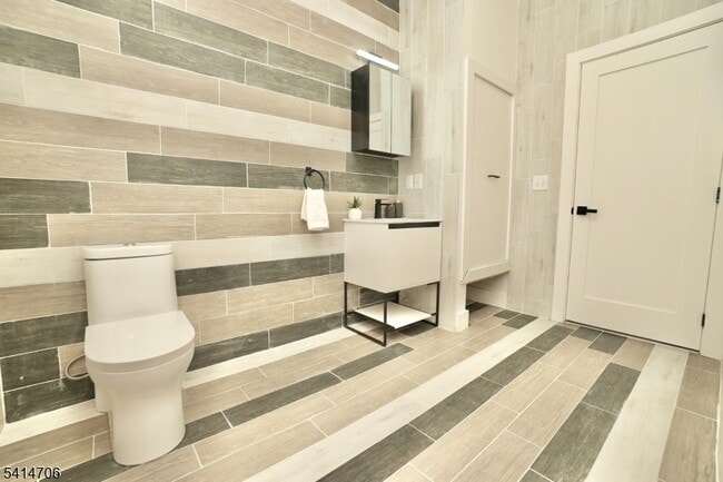 Building Photo - 536 Central Ave