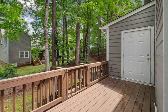 Building Photo - Stunning North Raleigh Townhome