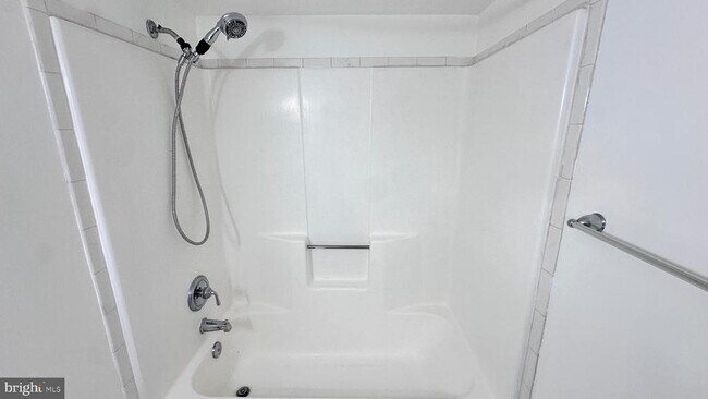 Building Photo - 1001 N Randolph St