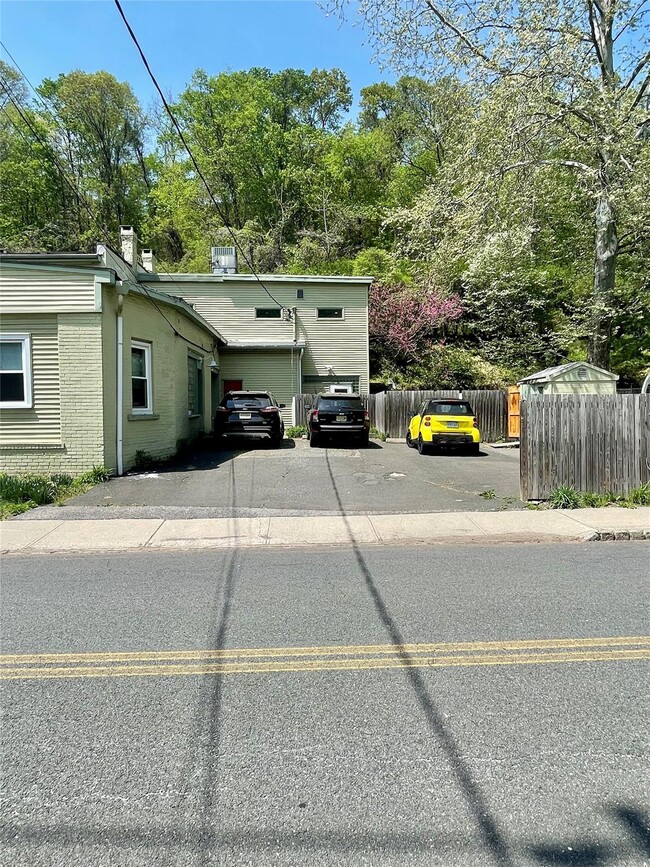 Building Photo - 306 Piermont Ave