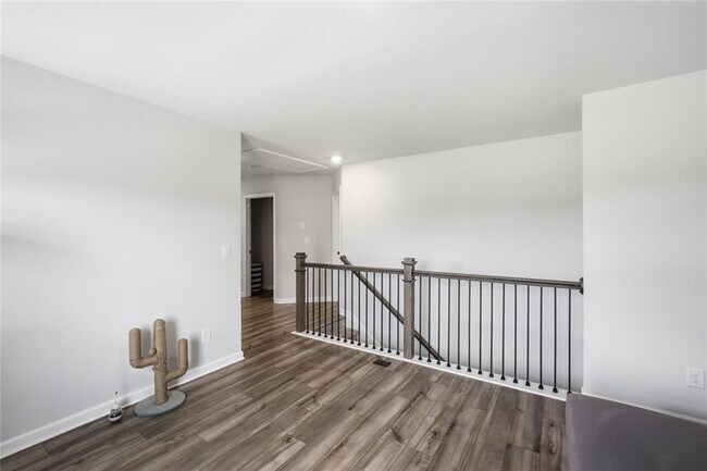 Building Photo - 2700 Westgate Park Dr