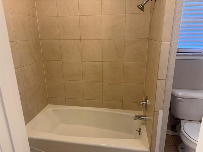 Building Photo - 12216 Sylvester Dr