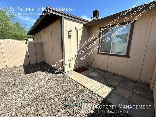 Building Photo - 551 S Lesueur-Unit 1
