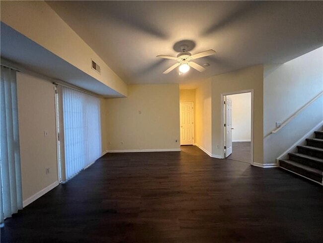 Building Photo - 2705 Waymar Dr SW