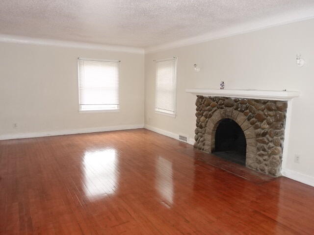 Building Photo - 8205 Outer Dr E