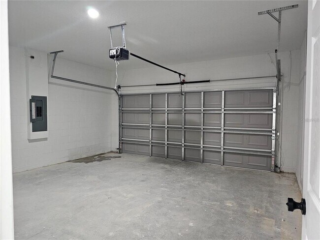 Building Photo - 2320 SW 168th Loop