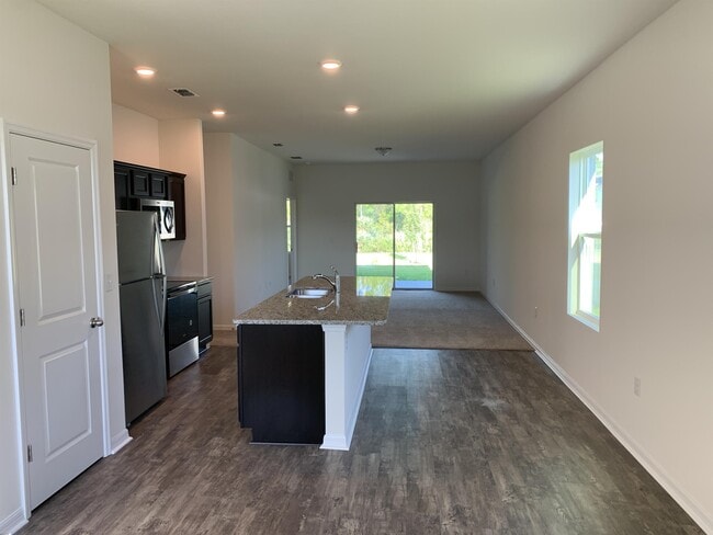 Building Photo - 3074 Neverland Dr
