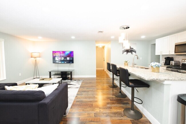 Building Photo - 3007 E 21st Ave