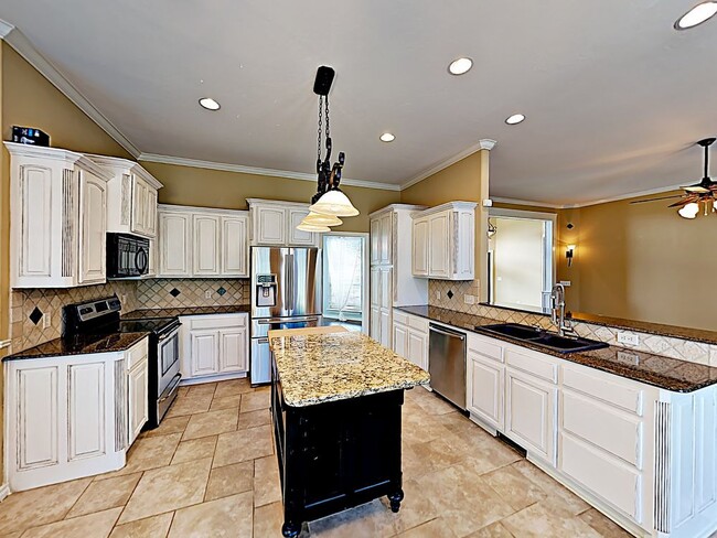 Building Photo - Beautiful East Edmond home in Belmont Farms.