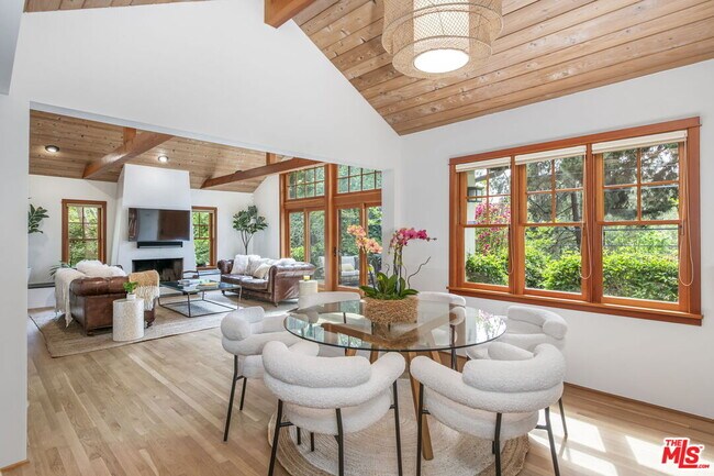 Primary Photo - 27 Latimer Rd