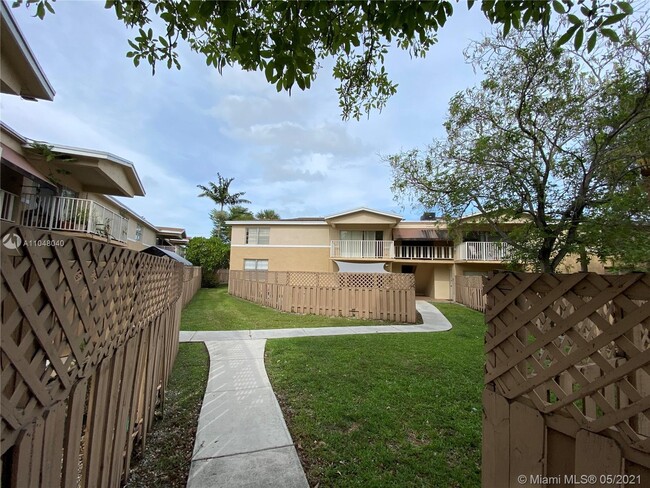 Building Photo - 4170 NW 79th Ave