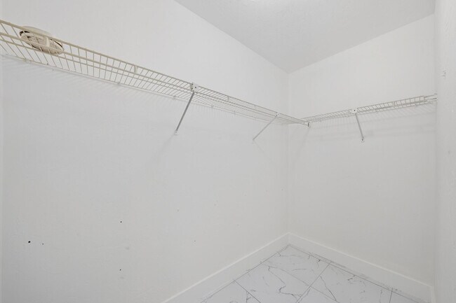 Building Photo - 1443 SW 27th Ave