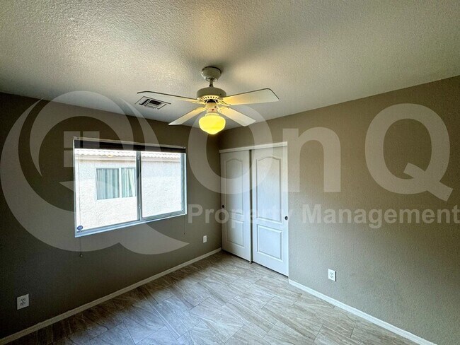 Building Photo - 2084 W Cholla Estate Dr