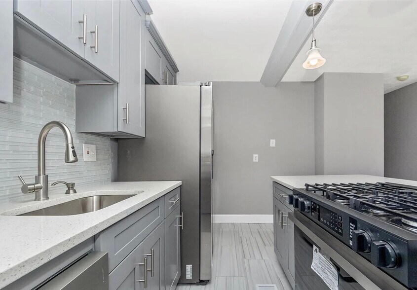 Building Photo - 2100 Ashburton St