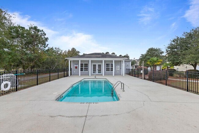 Building Photo - Surf City Townhome!