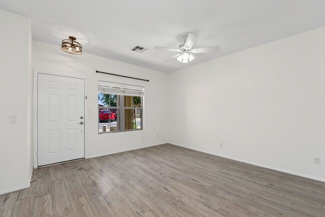 Building Photo - Resort-Style Living in Tempe | Updated 3 Bed + Private Putting Green