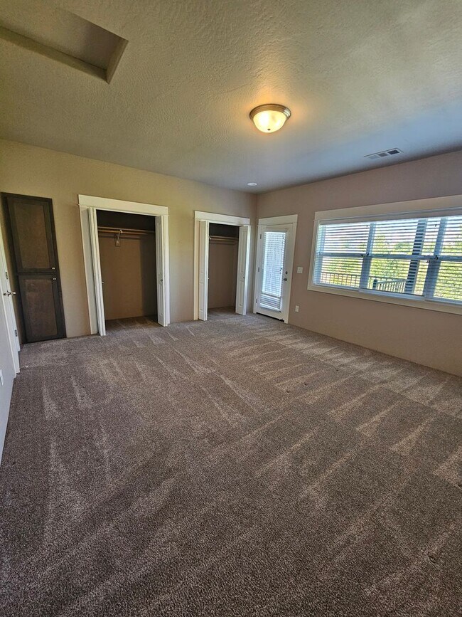 Building Photo - 3593 Juanipero Way