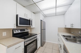 Building Photo - 2401 Antigua Cir