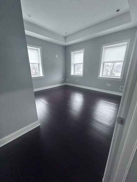 Bedroom #1 - 13 Chester St